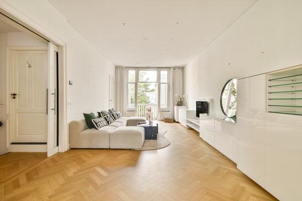 Medium property photo - Jacob Obrechtstraat 1-2, 1071 KC Amsterdam